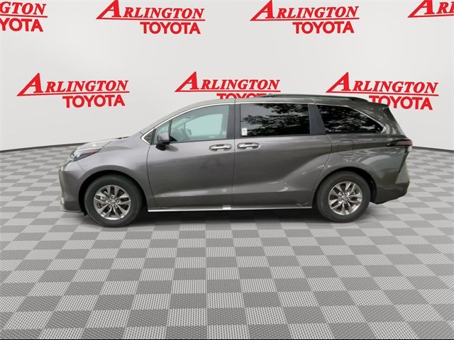 2024 Toyota Sienna XLE