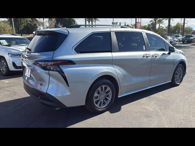 2024 Toyota Sienna XLE