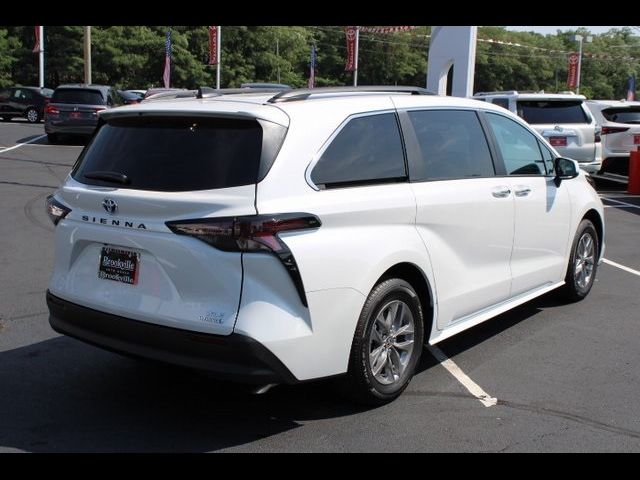 2024 Toyota Sienna XLE