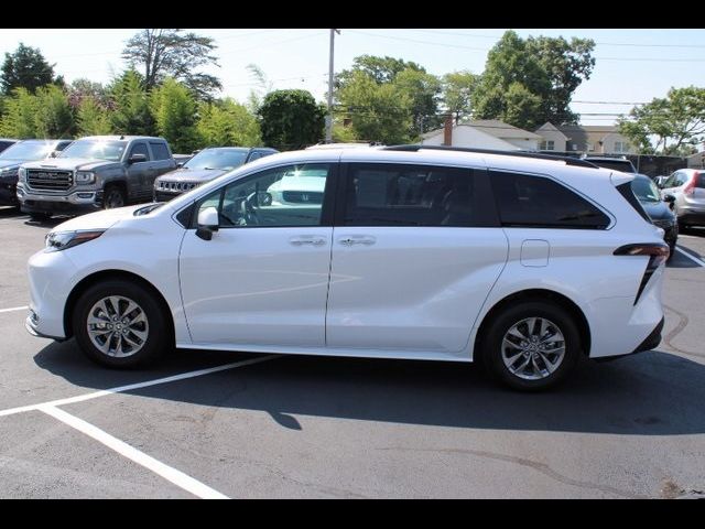 2024 Toyota Sienna XLE