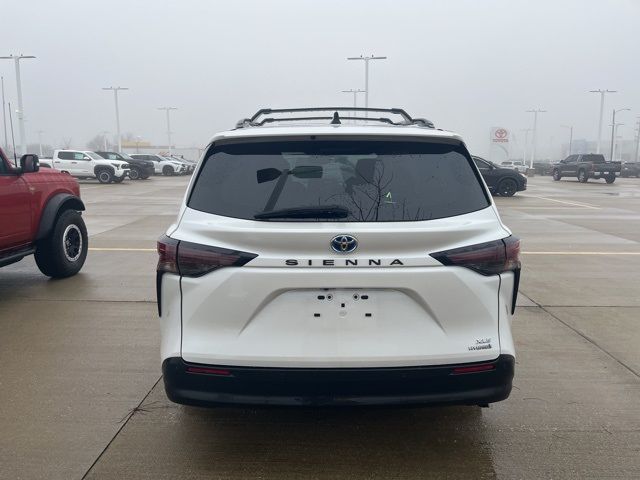 2024 Toyota Sienna XLE