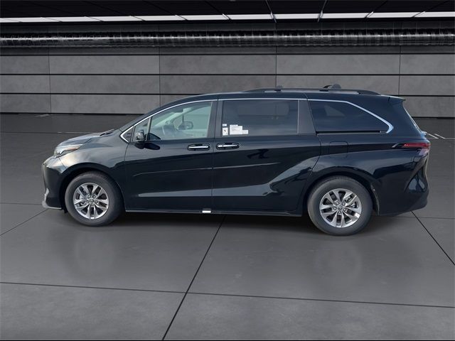 2024 Toyota Sienna XLE