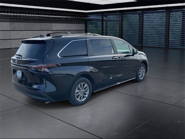 2024 Toyota Sienna XLE