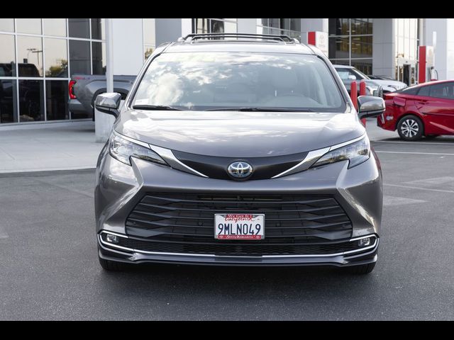 2024 Toyota Sienna XLE