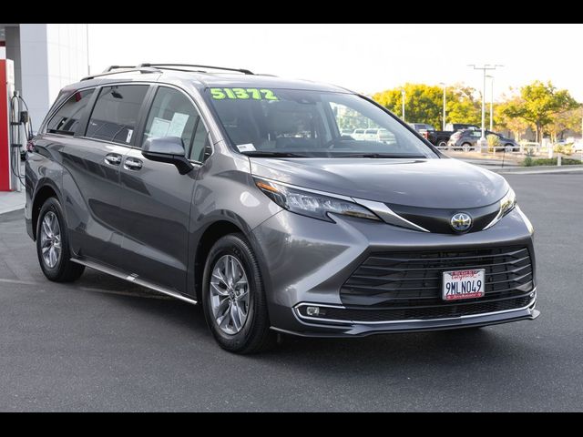 2024 Toyota Sienna XLE