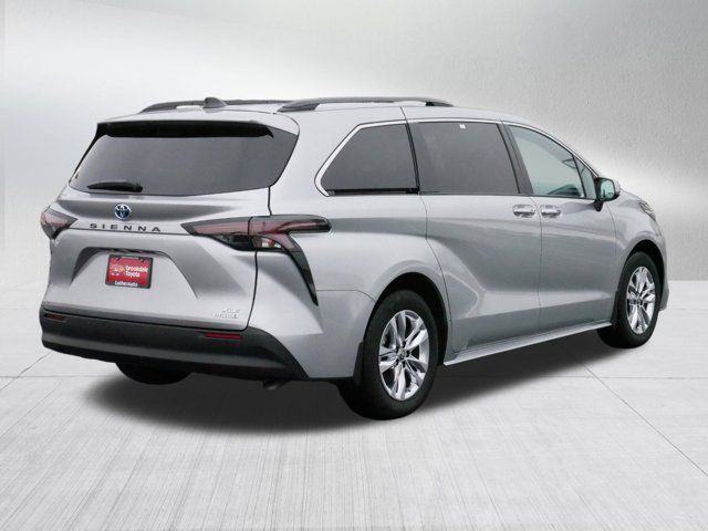 2024 Toyota Sienna XLE