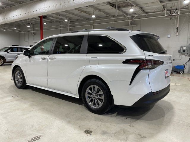 2024 Toyota Sienna XLE