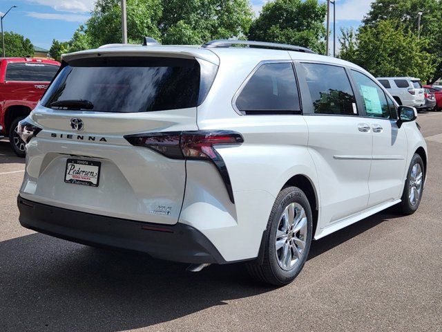 2024 Toyota Sienna XLE