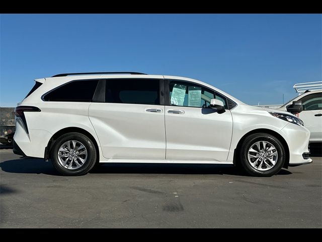 2024 Toyota Sienna XLE