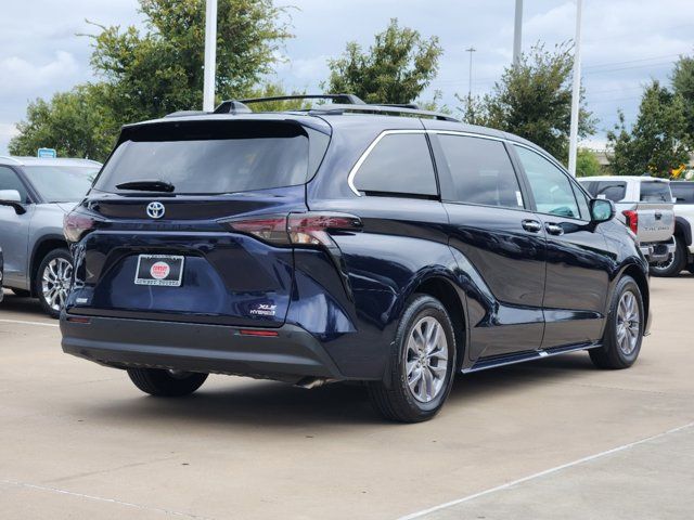 2024 Toyota Sienna XLE