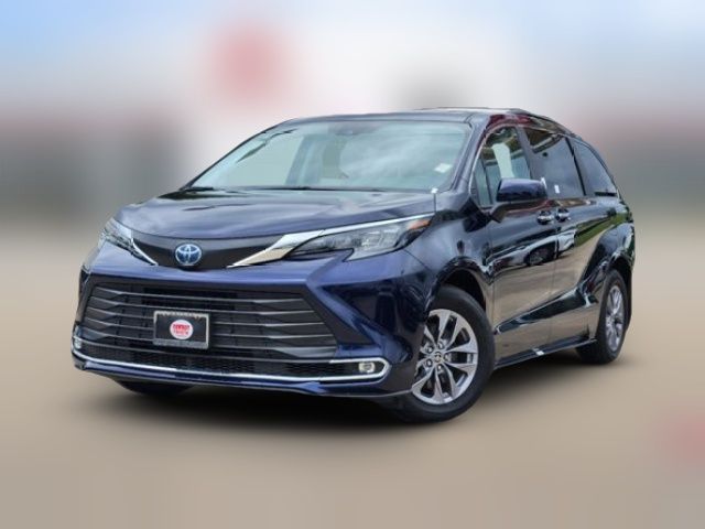 2024 Toyota Sienna XLE