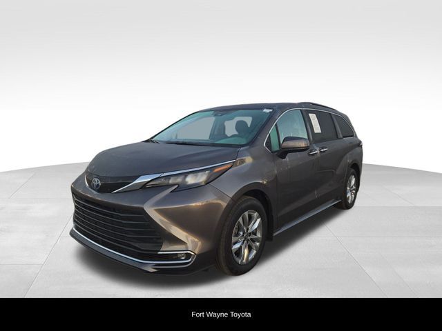 2024 Toyota Sienna XLE