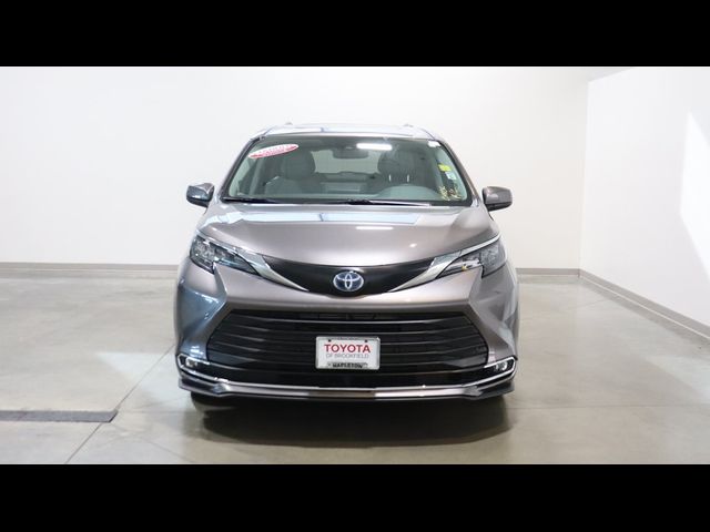 2024 Toyota Sienna XLE