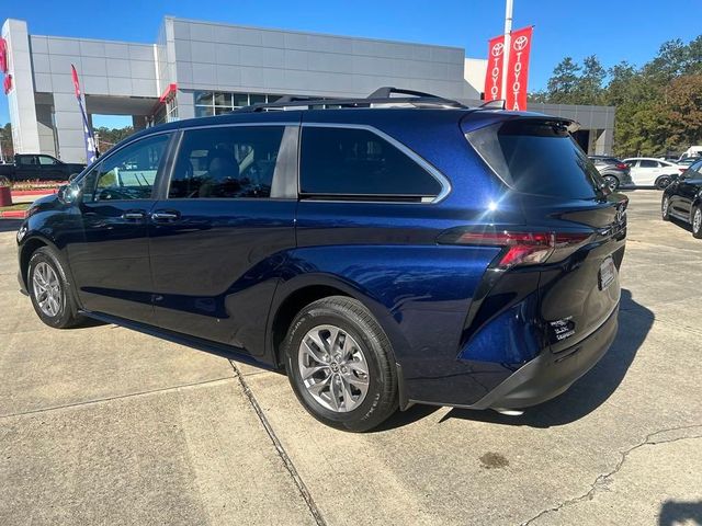 2024 Toyota Sienna XLE