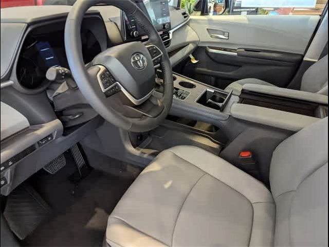 2024 Toyota Sienna XLE