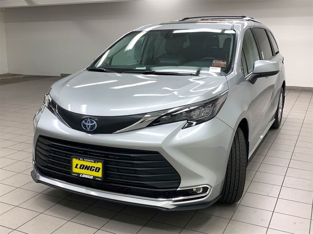 2024 Toyota Sienna XLE