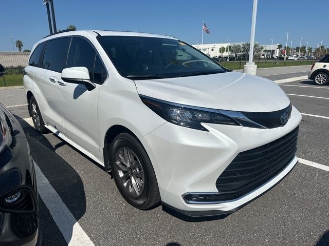 2024 Toyota Sienna XLE