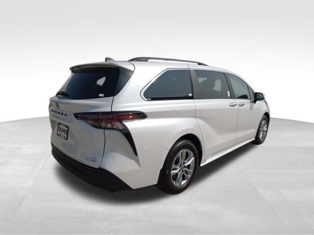 2024 Toyota Sienna XLE