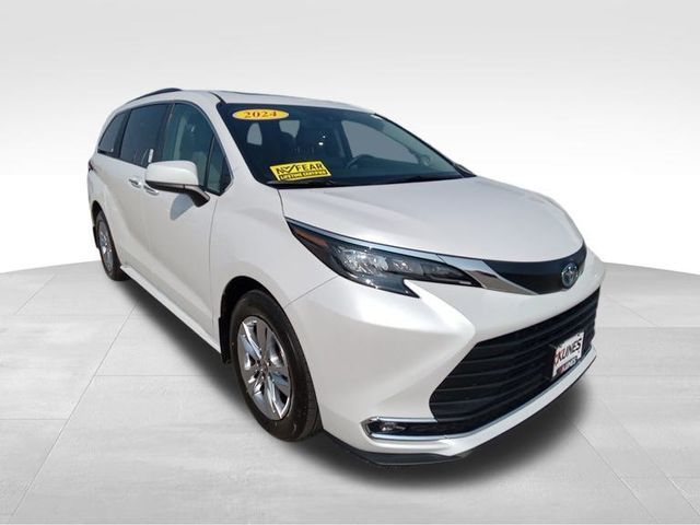 2024 Toyota Sienna XLE