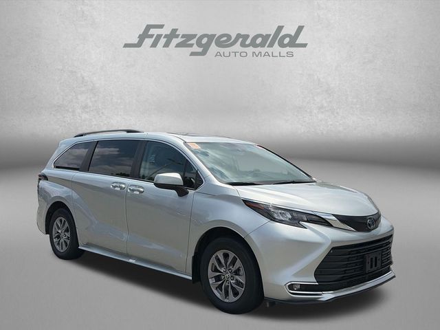 2024 Toyota Sienna XLE