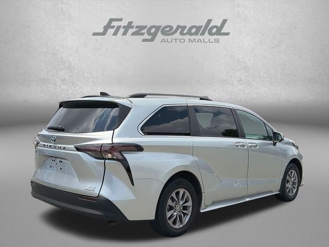 2024 Toyota Sienna XLE