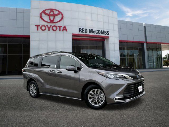 2024 Toyota Sienna XLE