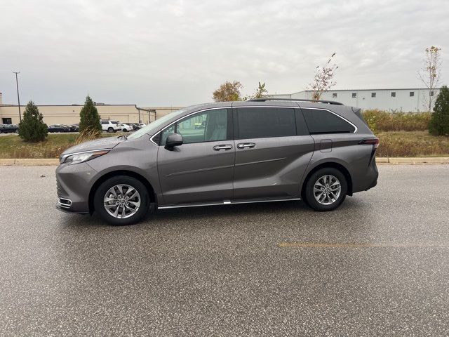 2024 Toyota Sienna XLE