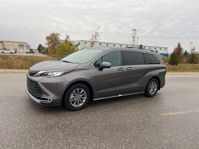 2024 Toyota Sienna XLE