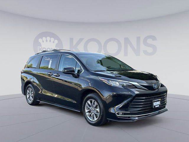 2024 Toyota Sienna XLE