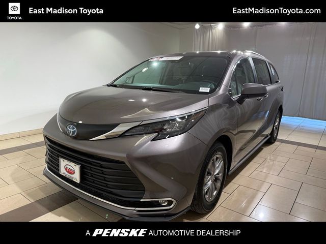 2024 Toyota Sienna XLE