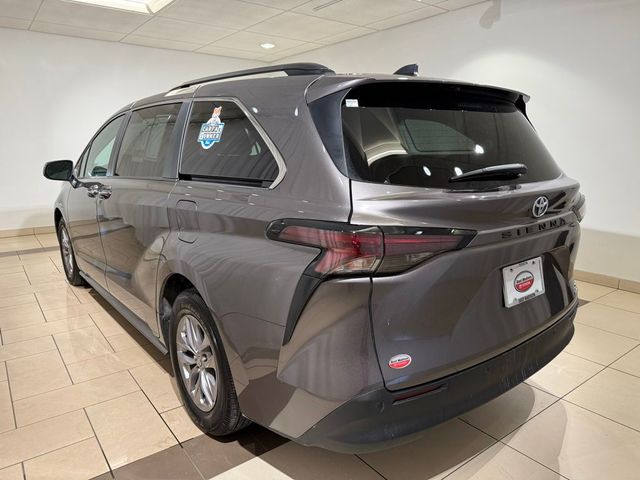 2024 Toyota Sienna XLE