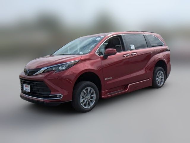 2024 Toyota Sienna XLE