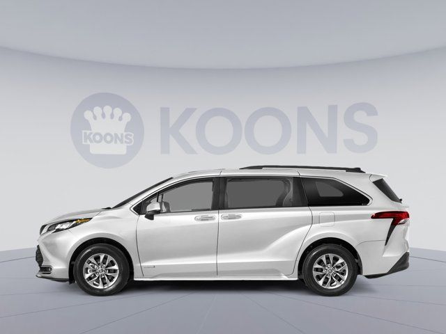 2024 Toyota Sienna XLE