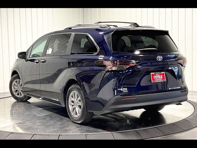 2024 Toyota Sienna XLE