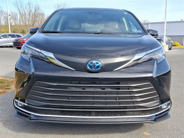 2024 Toyota Sienna XLE