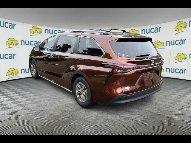 2024 Toyota Sienna XLE