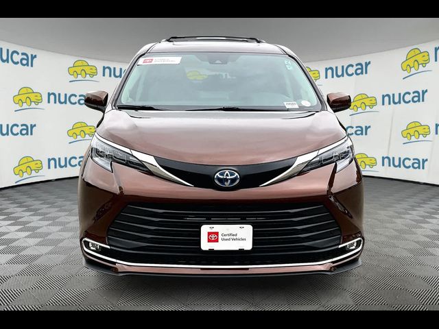 2024 Toyota Sienna XLE