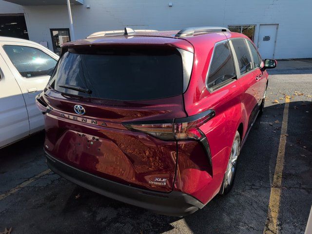 2024 Toyota Sienna XLE