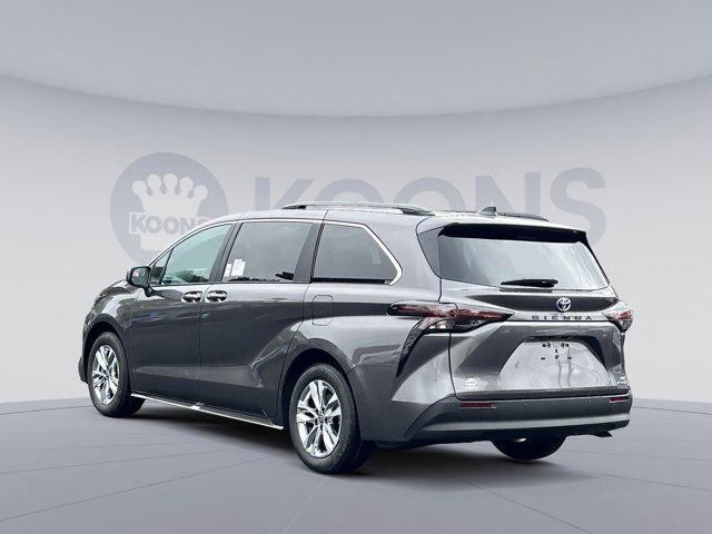 2024 Toyota Sienna XLE