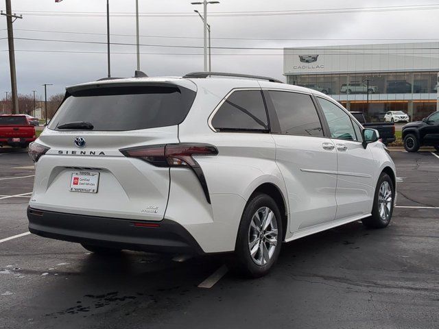 2024 Toyota Sienna XLE