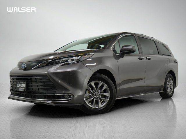 2024 Toyota Sienna XLE