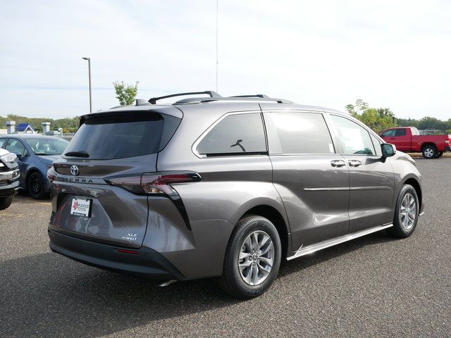 2024 Toyota Sienna XLE