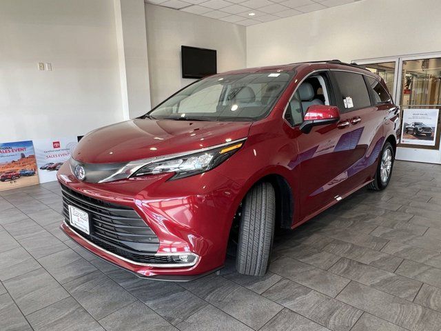 2024 Toyota Sienna XLE