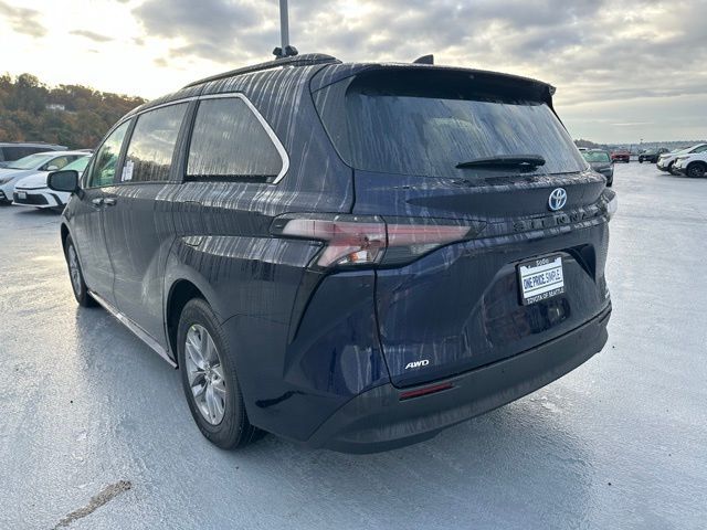 2024 Toyota Sienna XLE