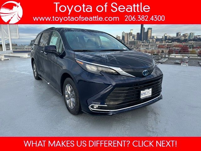 2024 Toyota Sienna XLE