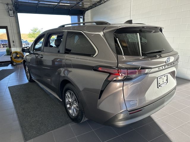 2024 Toyota Sienna XLE