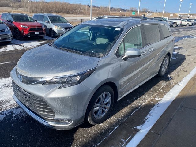 2024 Toyota Sienna XLE