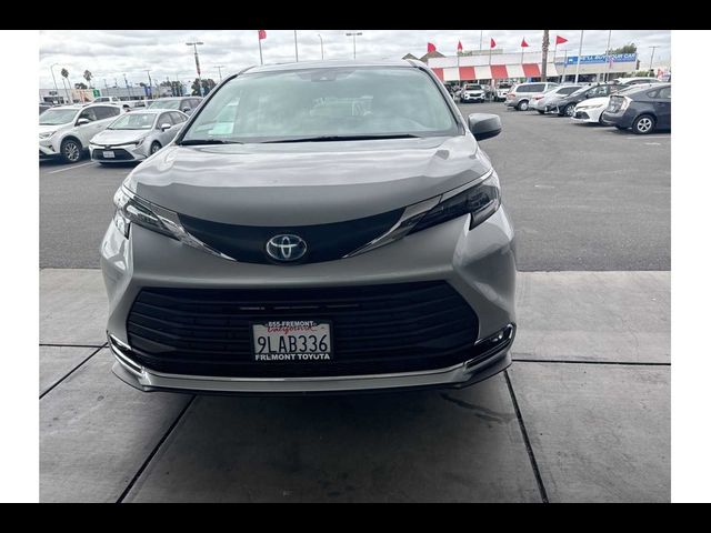 2024 Toyota Sienna XLE