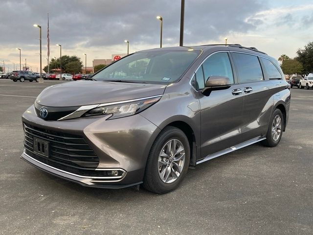 2024 Toyota Sienna XLE