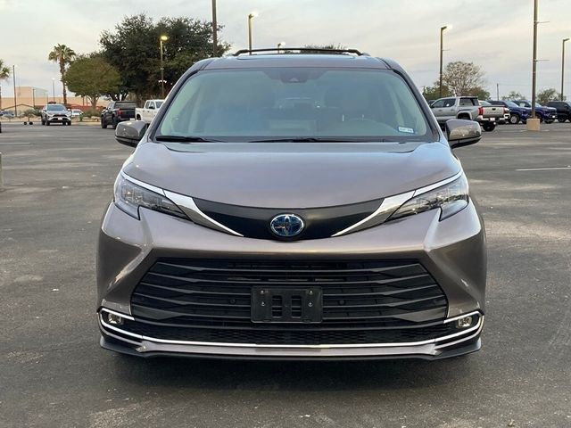 2024 Toyota Sienna XLE